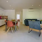 Les Pins De Santa Giulia * بورتو فيكشْيو