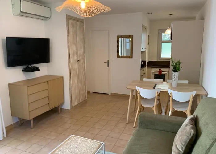 Les Pins De Santa Giulia بيت للعطل