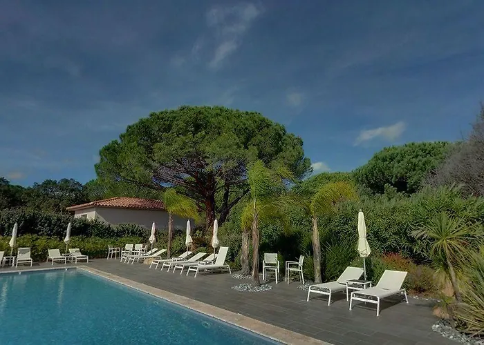 Les Pins De Santa Giulia بورتو فيكشْيو