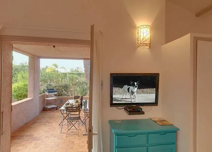 Les Pins De Santa Giulia * بورتو فيكشْيو