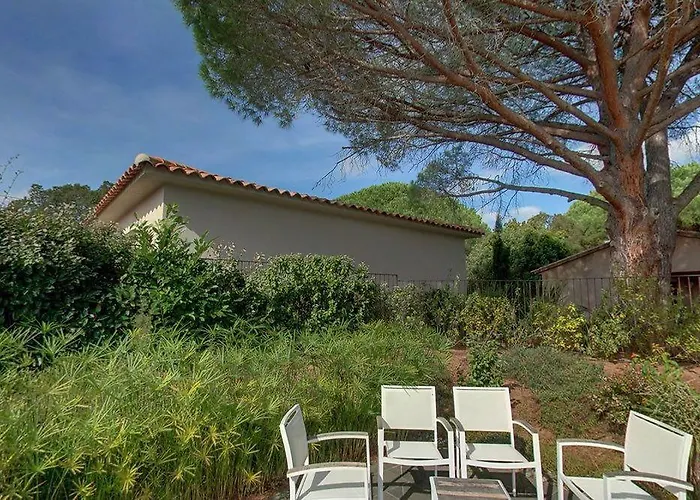 Les Pins De Santa Giulia بيت للعطل