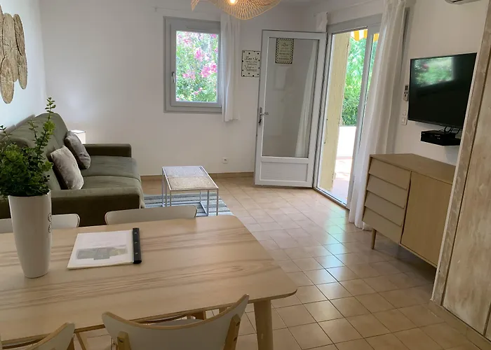 Les Pins De Santa Giulia بيت للعطل *